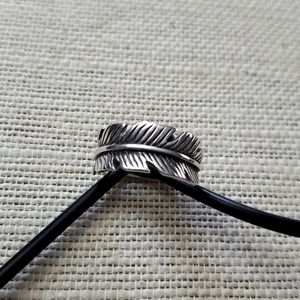 Grace & Heart Feather Ring